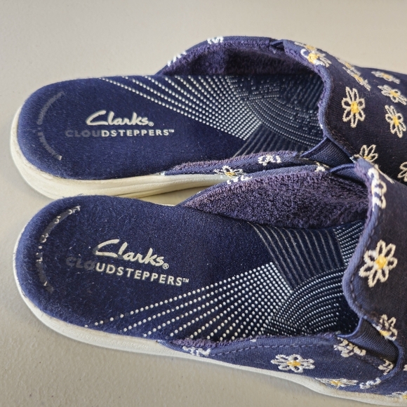 Clarks CloudSteppers Floral Embroidered Slip-On Shoes - Picture 3 of 9